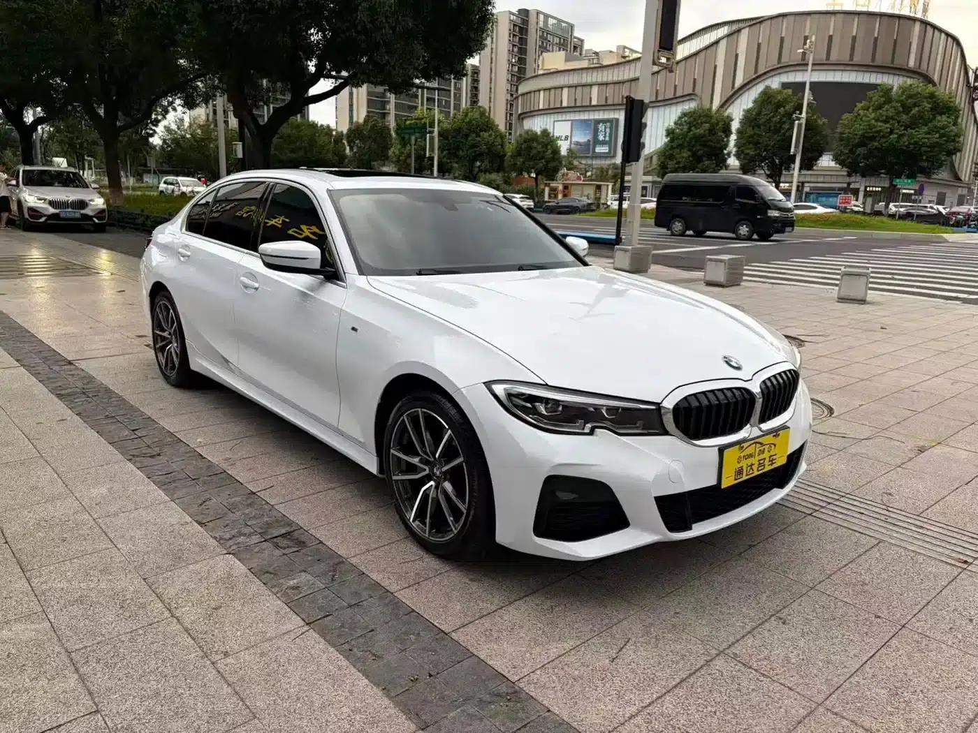 2021 BMW 3 Series 320Li M Sport Package — миниатюра 3