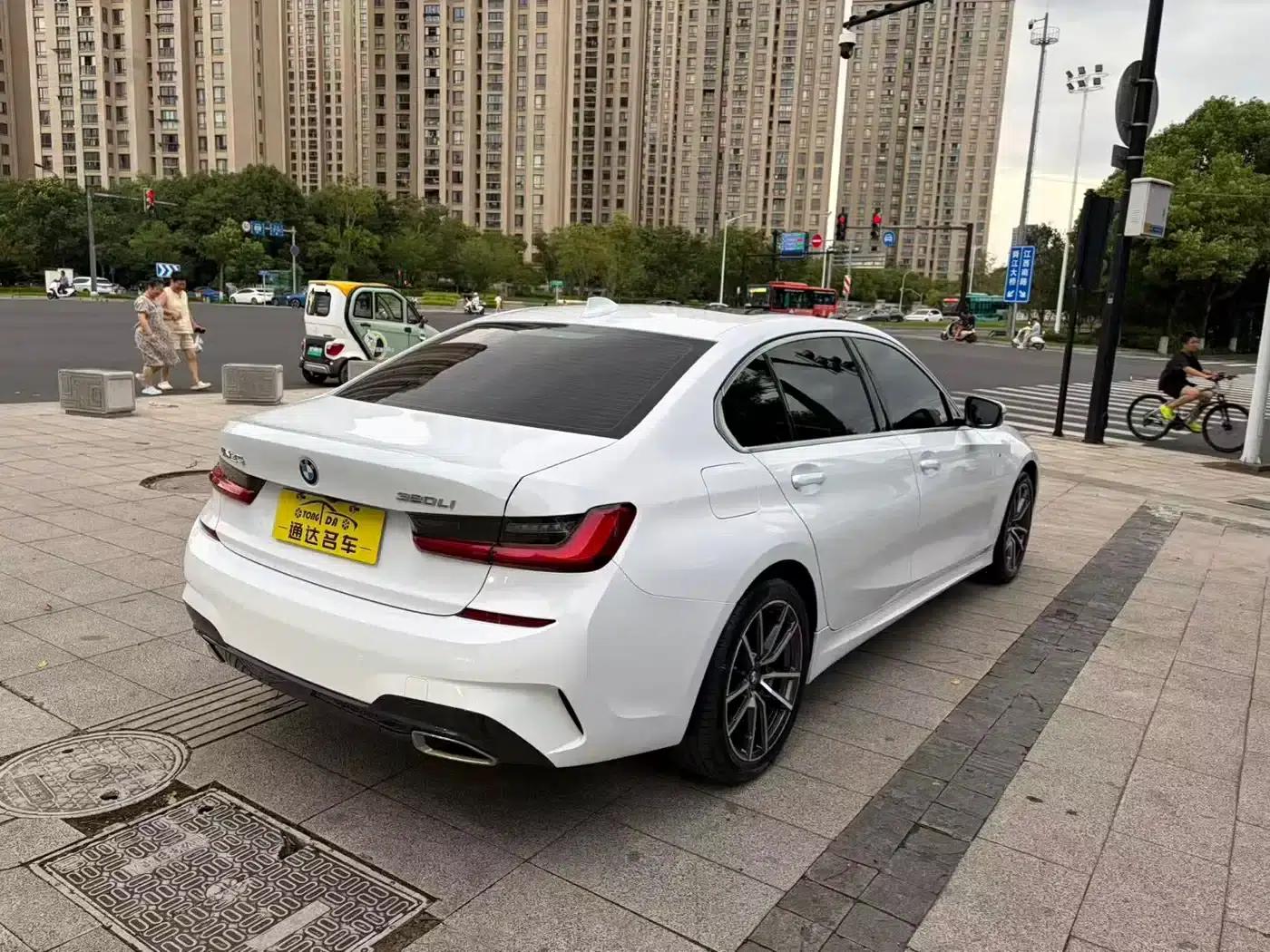 2021 BMW 3 Series 320Li M Sport Package — миниатюра 4