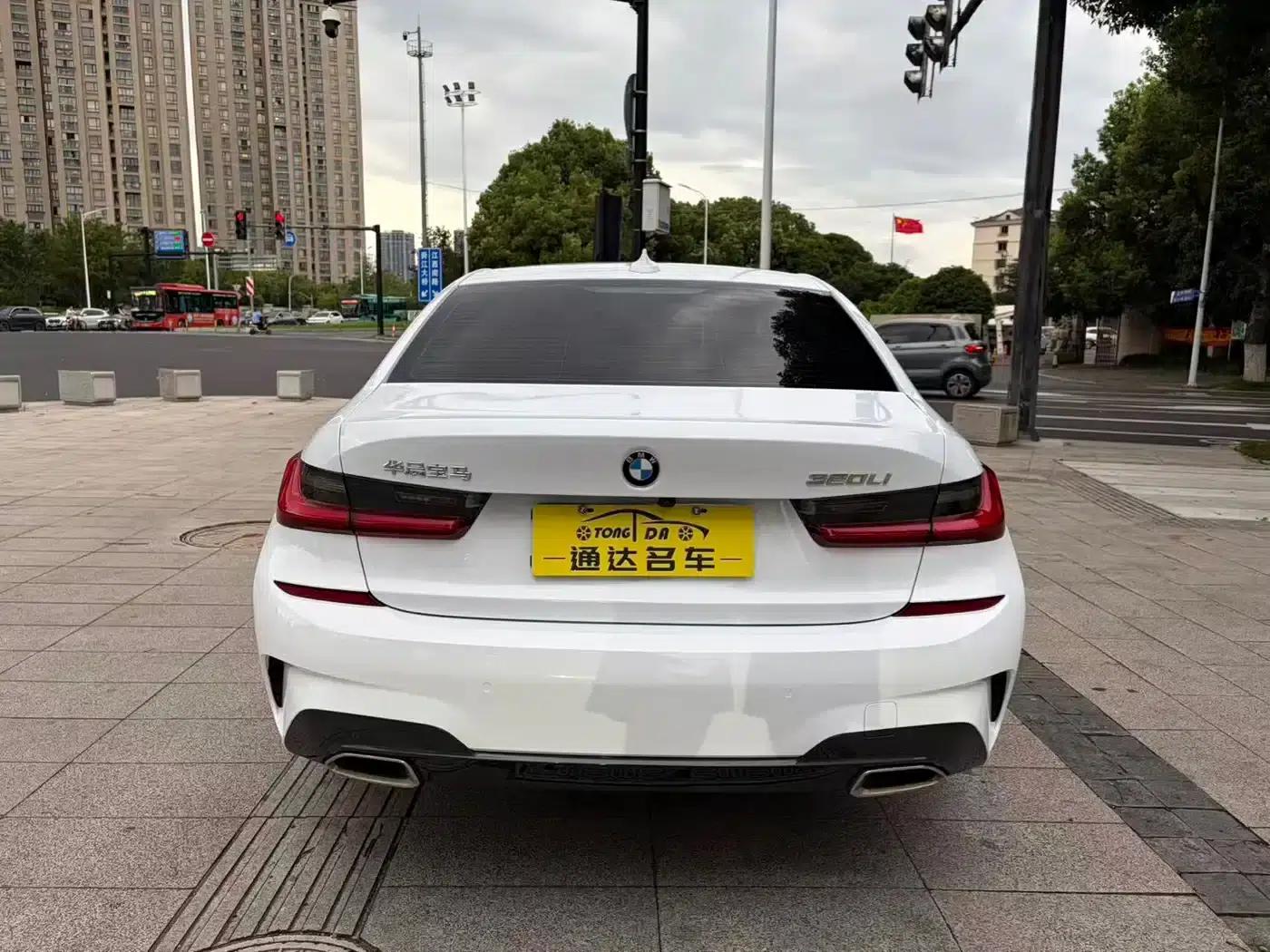 2021 BMW 3 Series 320Li M Sport Package — миниатюра 5