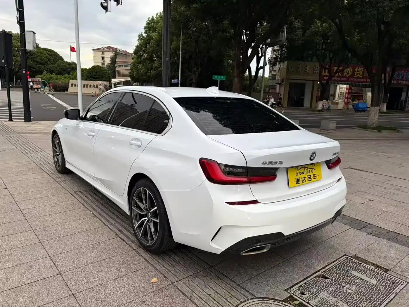 2021 BMW 3 Series 320Li M Sport Package — миниатюра 6