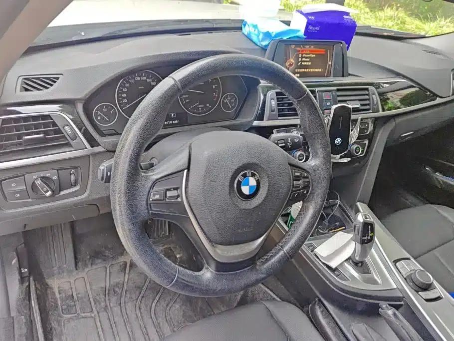 2017 BMW 3 Series 320Li Fashion Edition — миниатюра 12