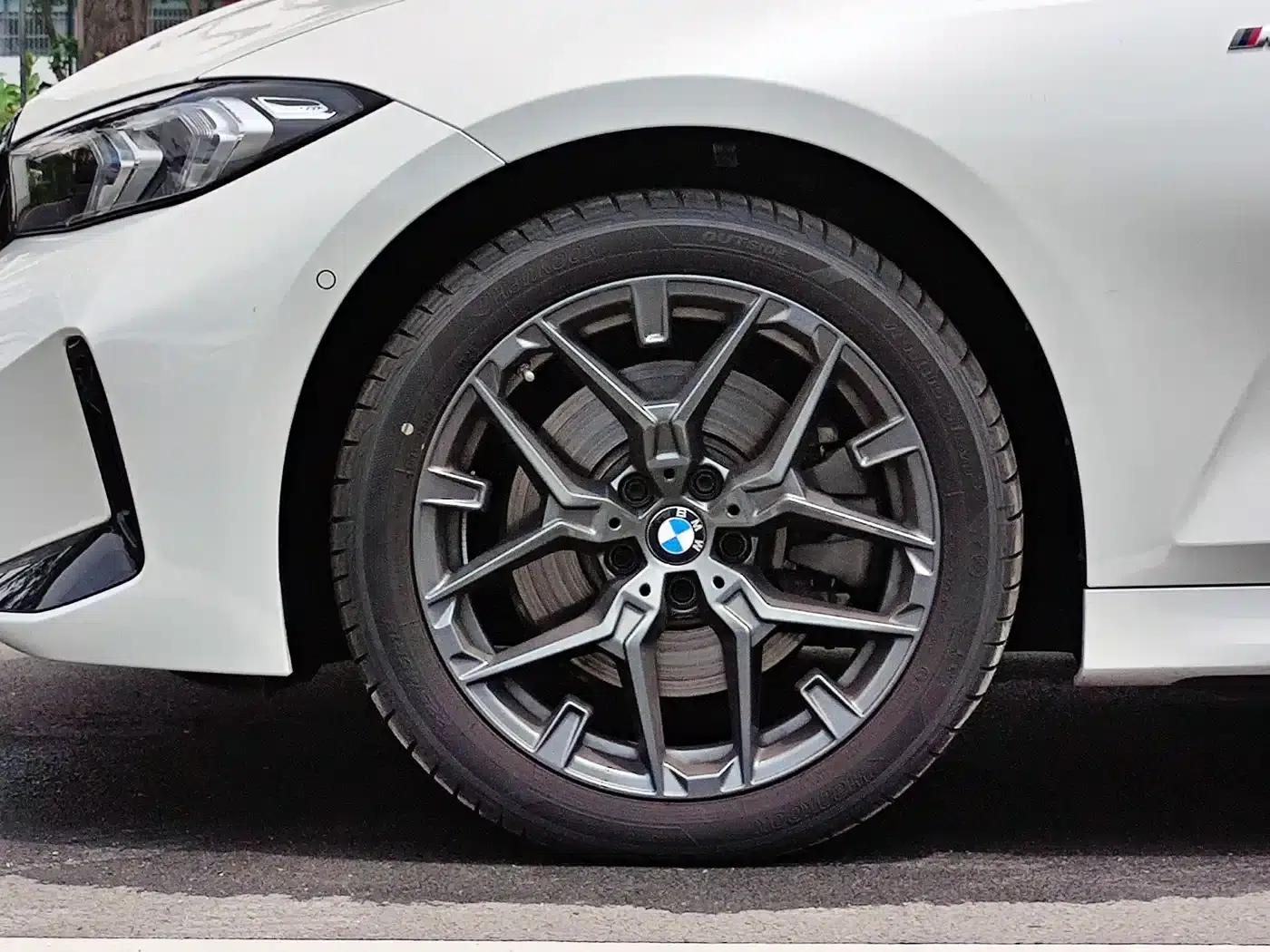 2025 BMW 3 Series 330Li M Sport Shadow Edition — миниатюра 4
