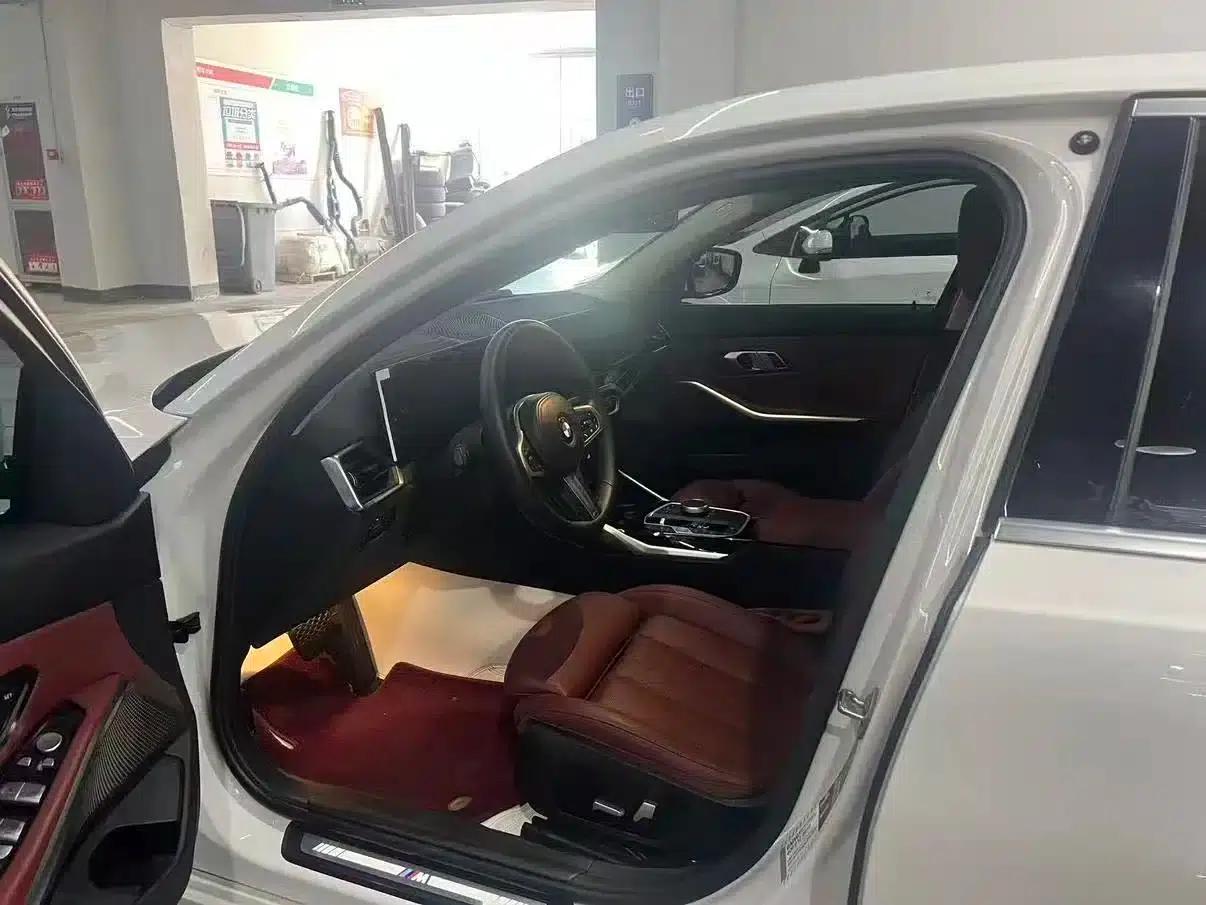 2023 BMW 3 Series 320Li M Sport Package — миниатюра 4