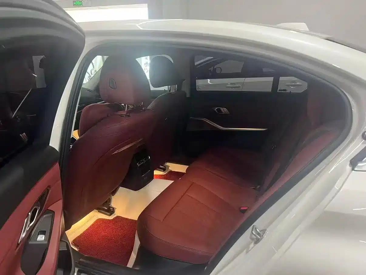 2023 BMW 3 Series 320Li M Sport Package — миниатюра 6