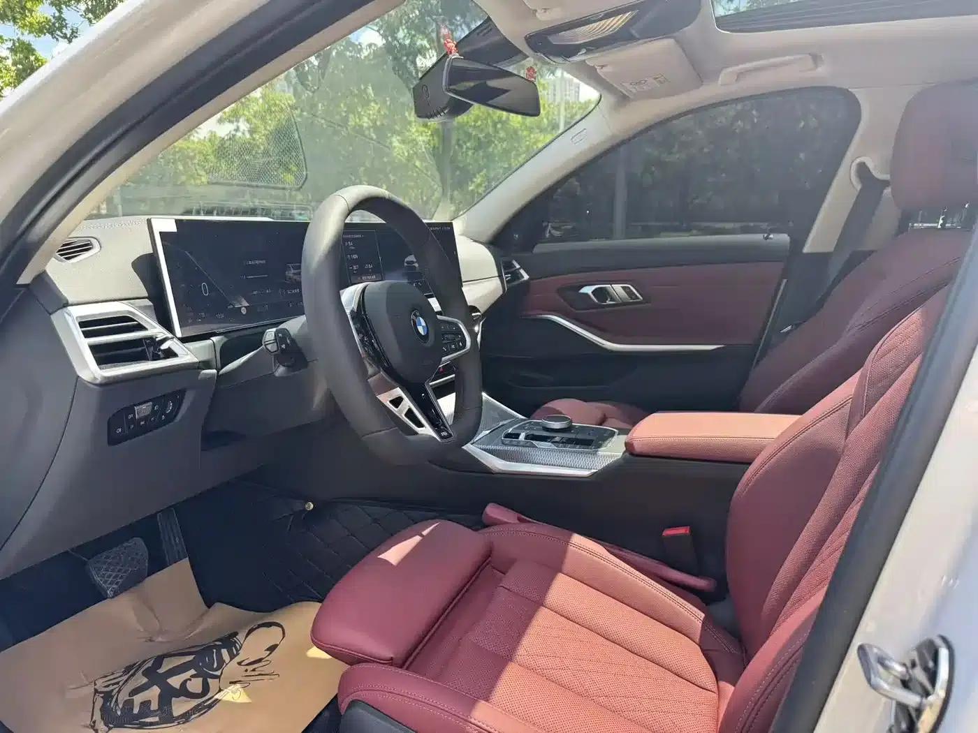 2025 BMW 3 Series 330i M Sport Shadow Edition — миниатюра 8