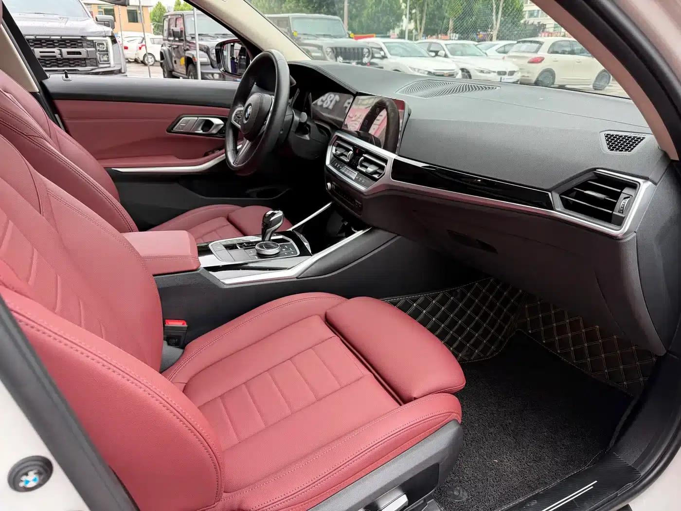 2022 BMW 3 Series 320Li M Sport Package — миниатюра 14