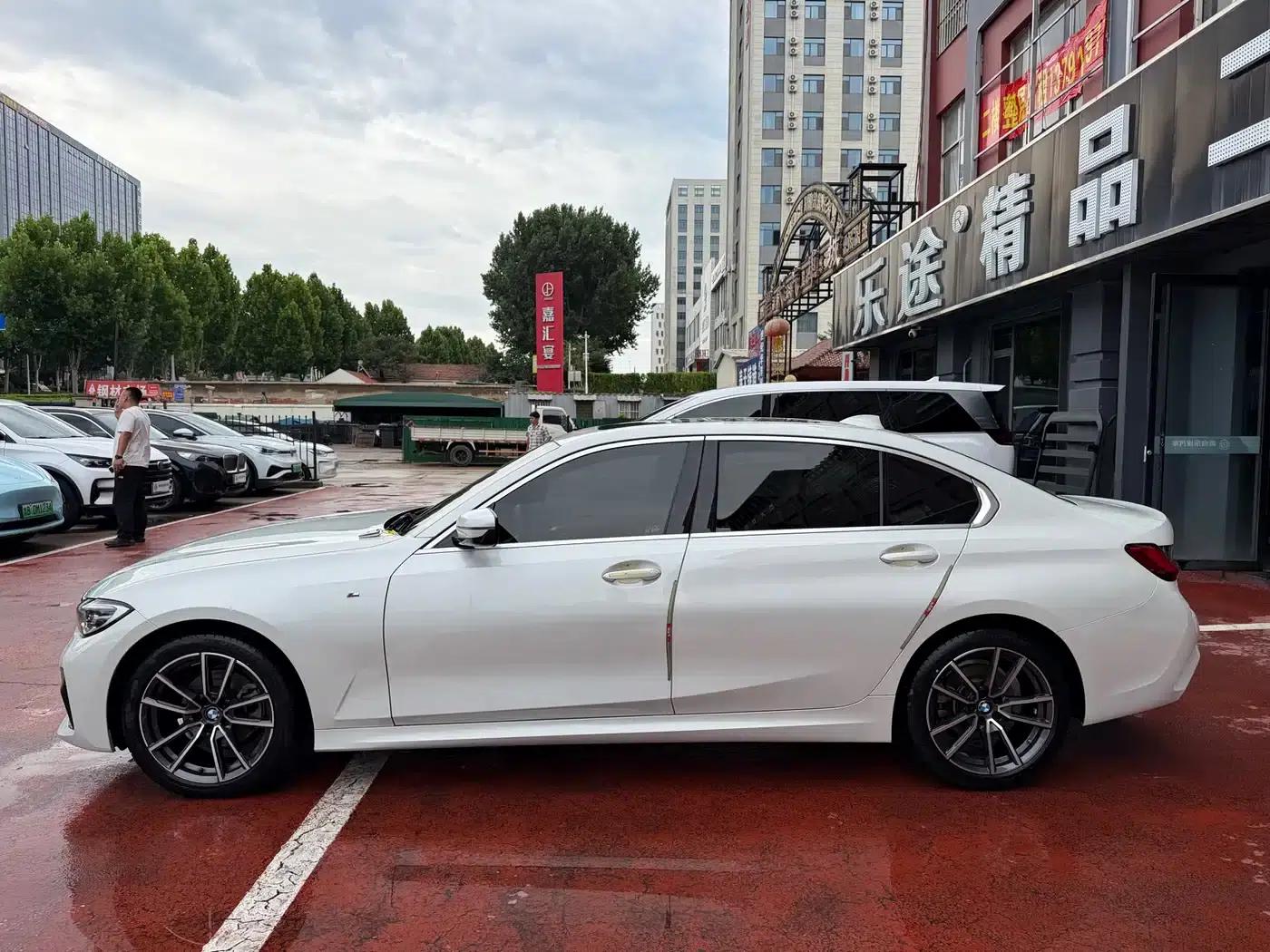 2022 BMW 3 Series 320Li M Sport Package — миниатюра 3