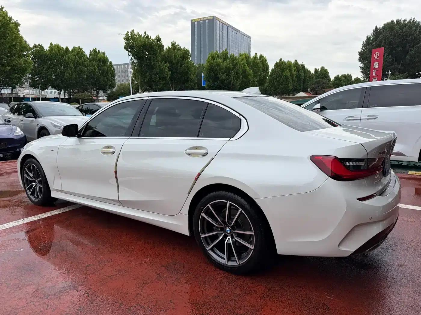 2022 BMW 3 Series 320Li M Sport Package — миниатюра 4