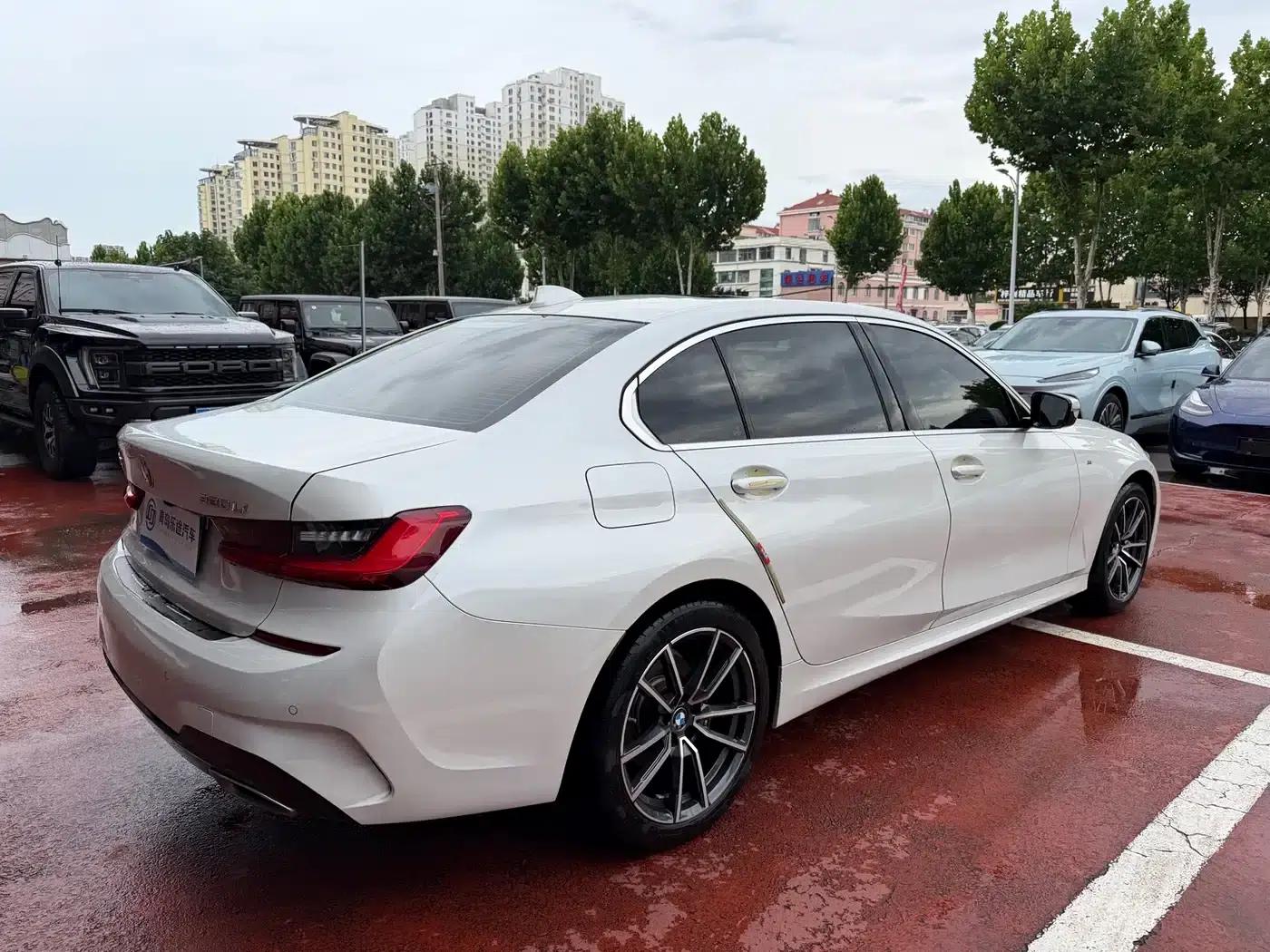 2022 BMW 3 Series 320Li M Sport Package — миниатюра 6
