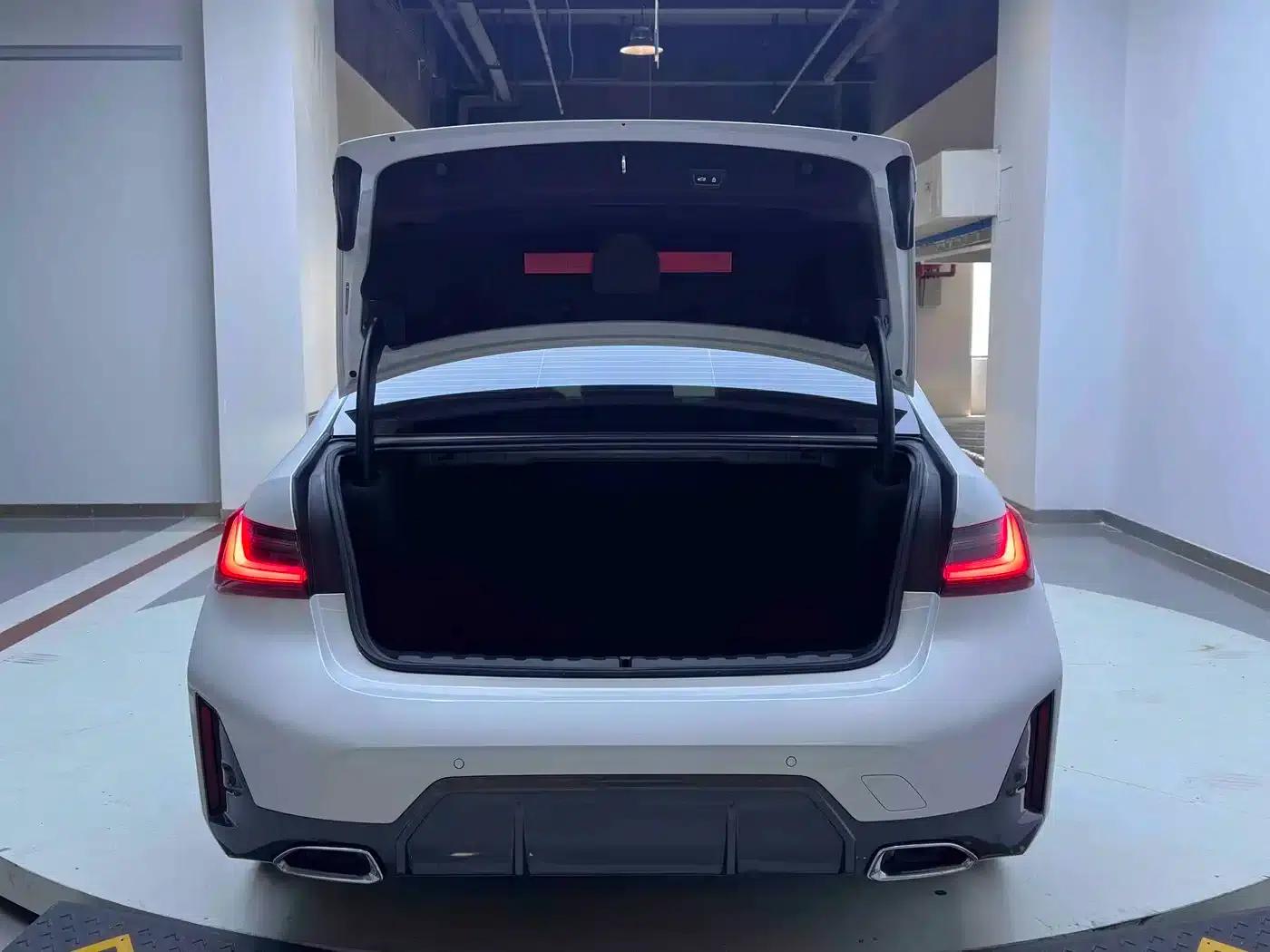 2023 BMW 3 Series 320Li M Sport Package — миниатюра 18