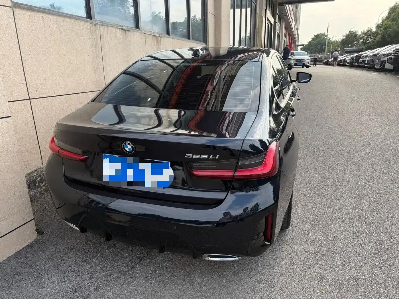 2025 BMW 3 Series 325Li M Sport Package — миниатюра 3