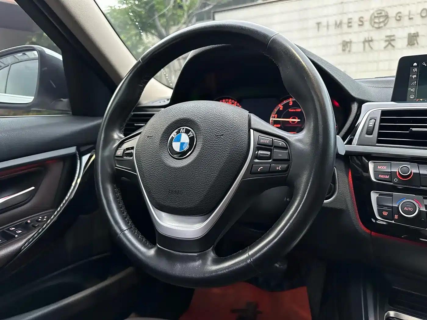 BMW 3 Series 2019 320Li Fashion Edition — миниатюра 11