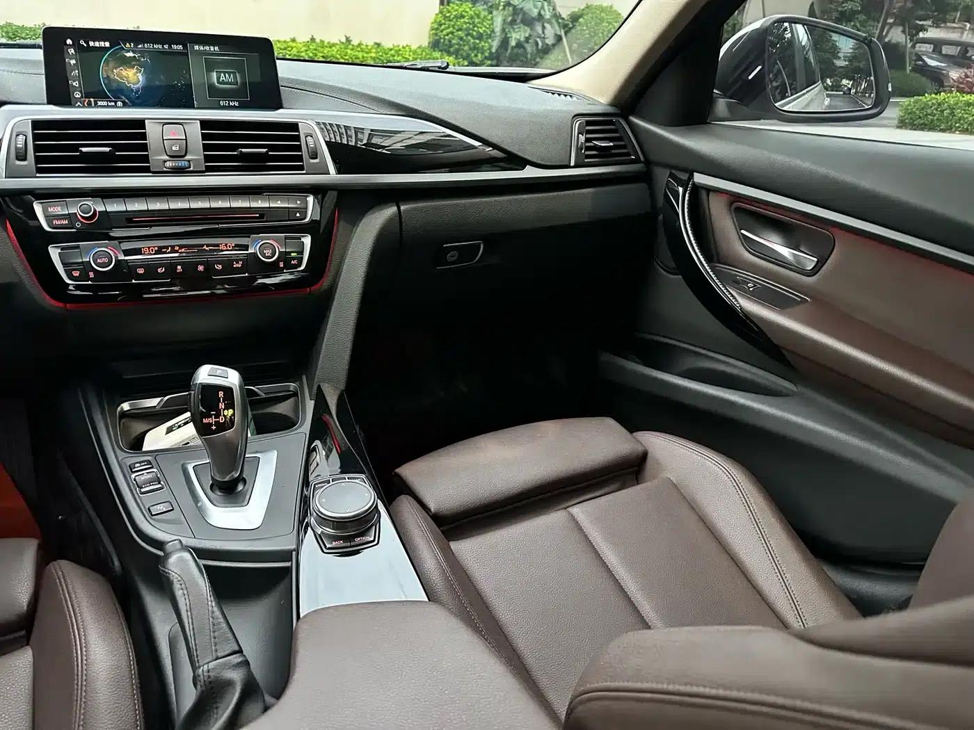 BMW 3 Series 2019 320Li Fashion Edition — миниатюра 9