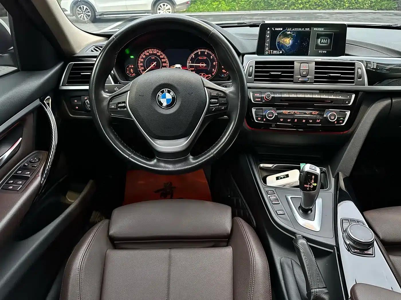 BMW 3 Series 2019 320Li Fashion Edition — миниатюра 10