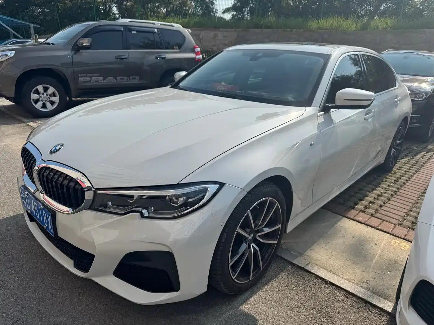 2022 BMW 3 Series 325Li M Sport Package — миниатюра 1