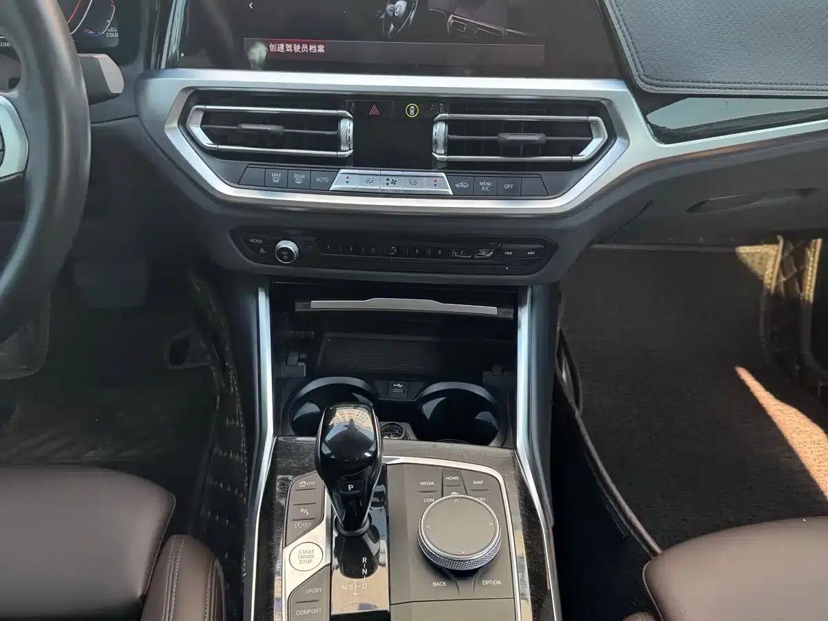 2022 BMW 3 Series 325Li M Sport Package — миниатюра 8