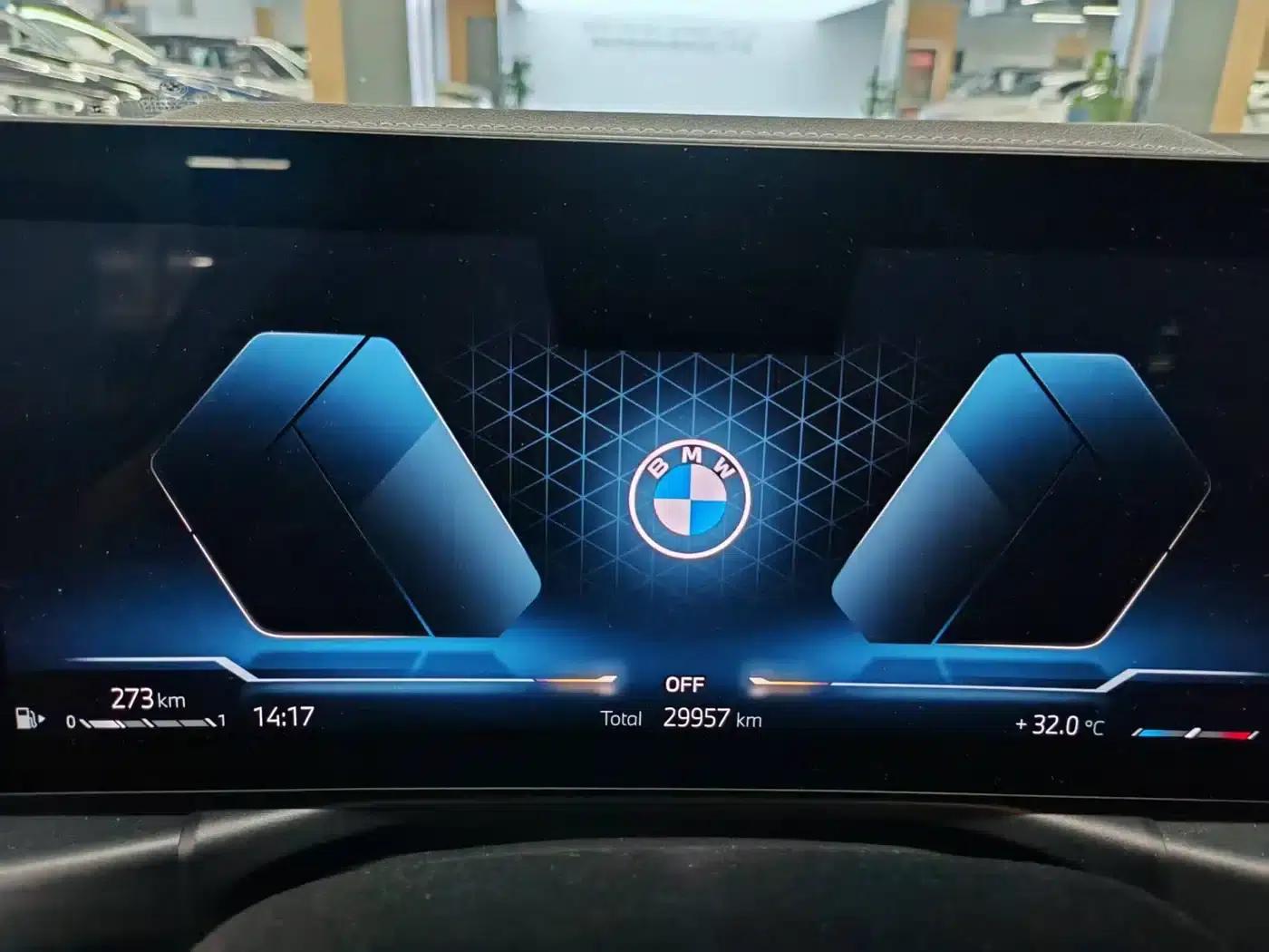 2023 BMW 3 Series 320Li M Sport Package — миниатюра 5