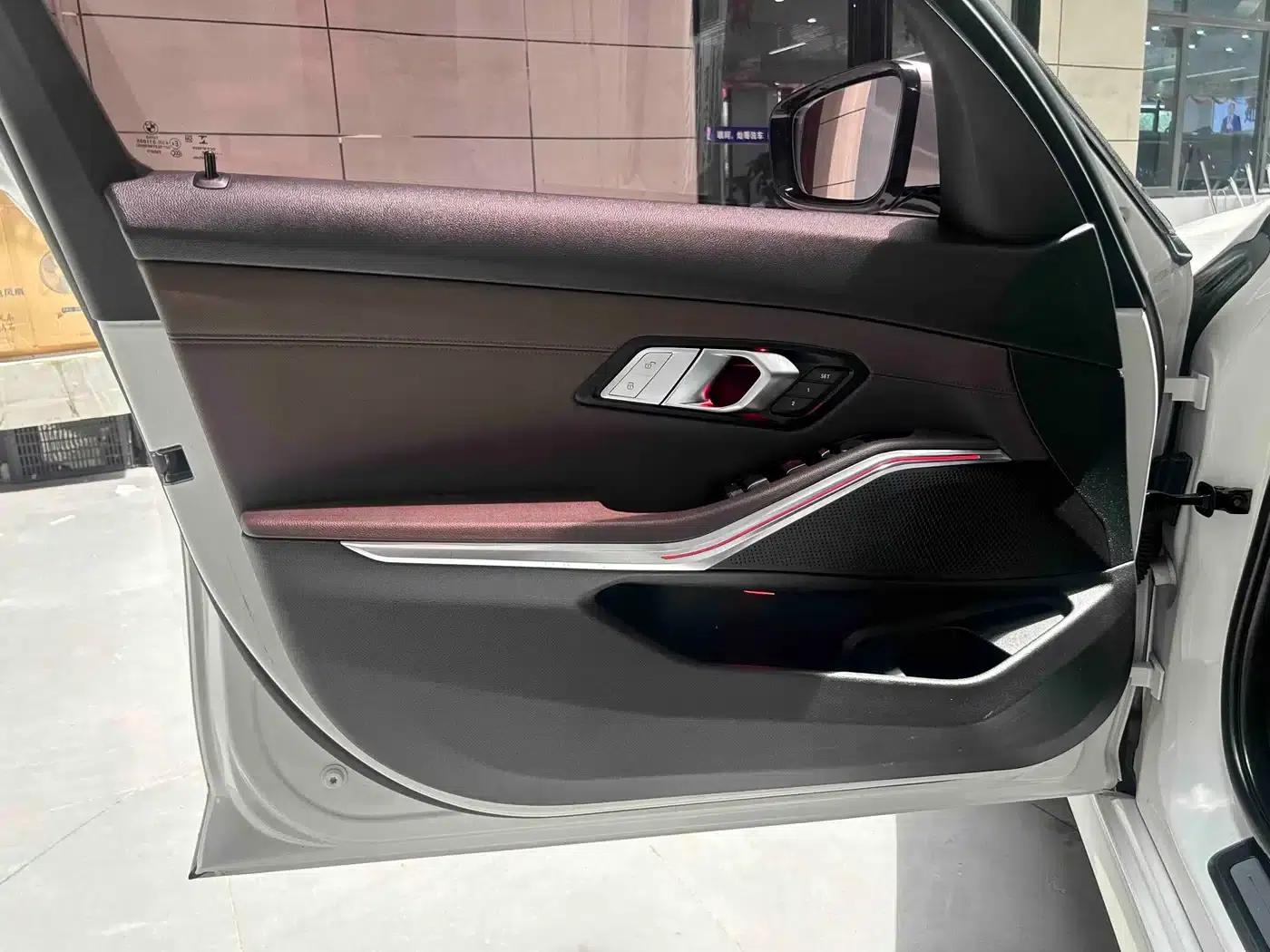 2020 BMW 3 Series 320i Sport Package — миниатюра 10