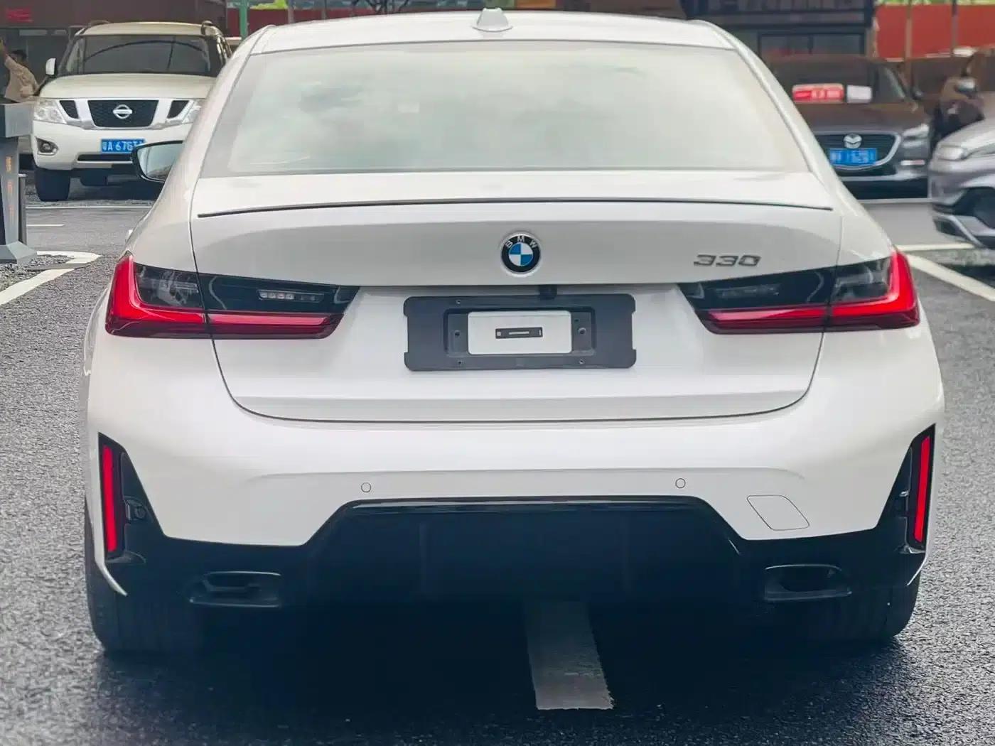 2025 BMW 3 Series 330Li Luxury M Sport Shadow Edition — миниатюра 4