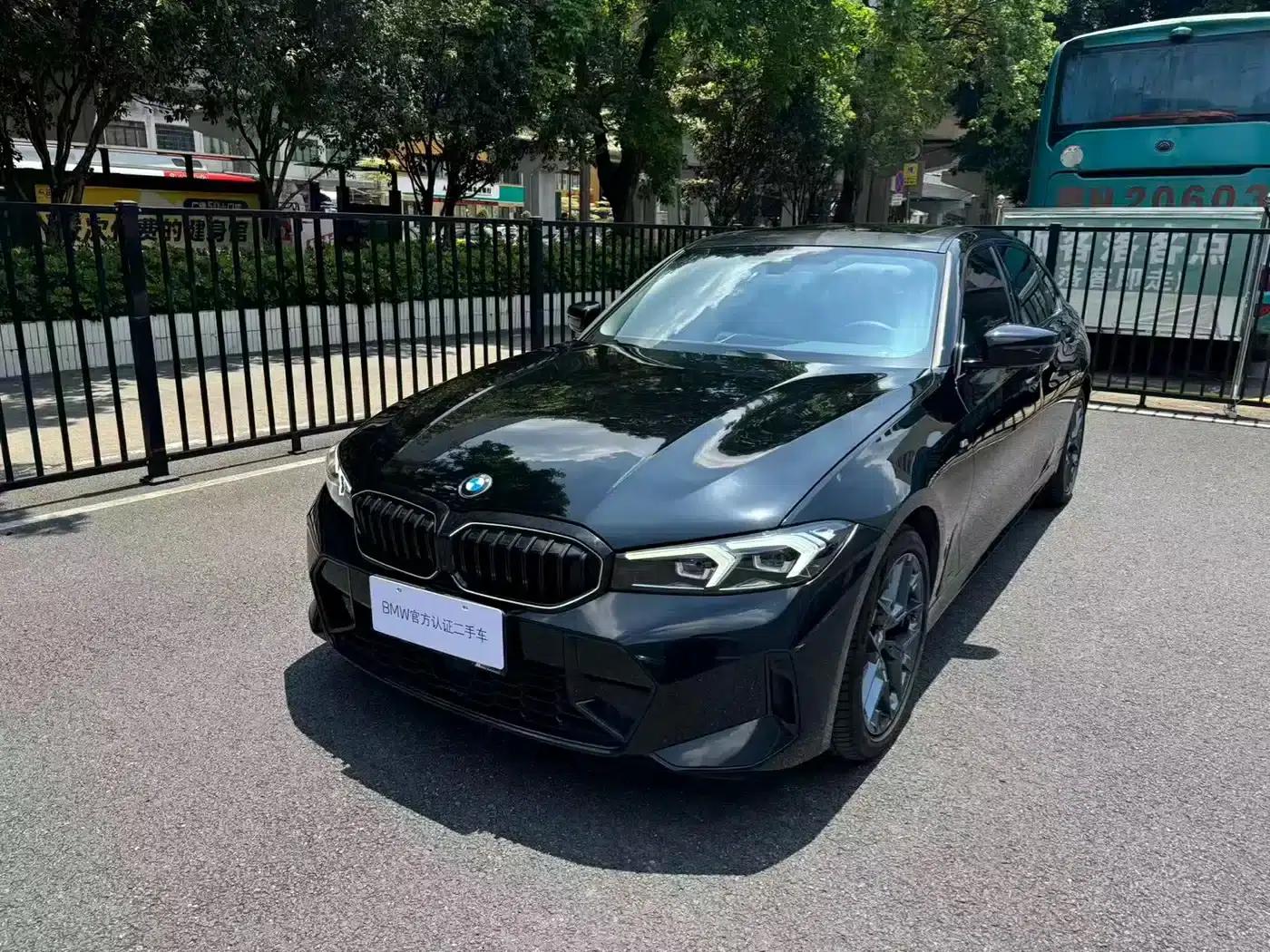 2025 BMW 3 Series 330Li M Sport Shadow Edition — миниатюра 1