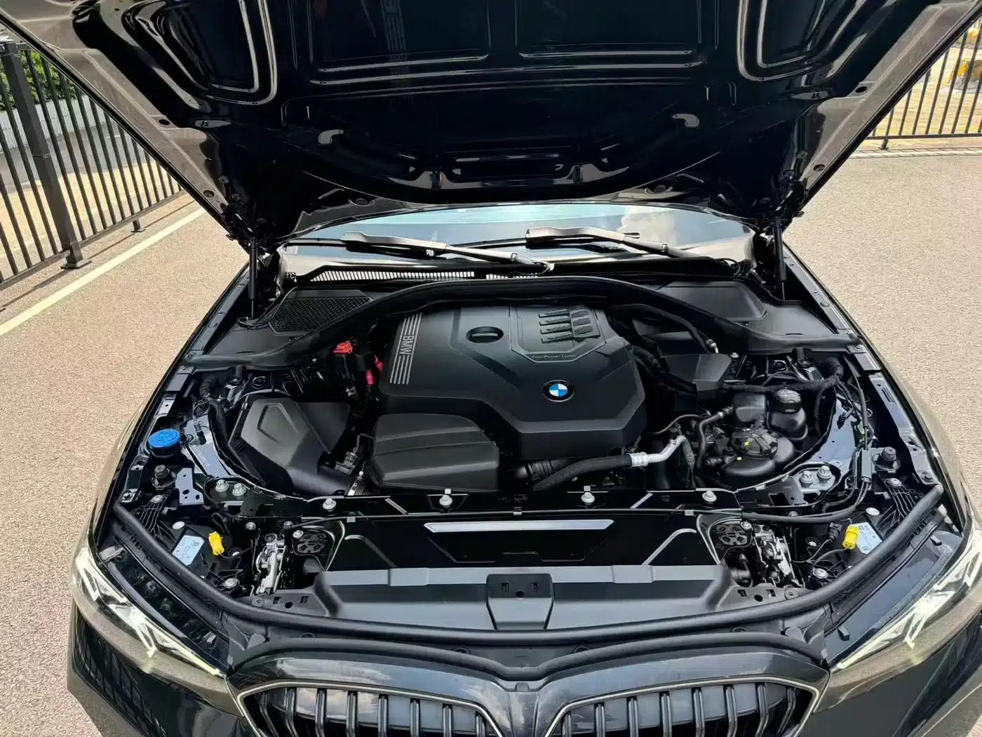 2025 BMW 3 Series 330Li M Sport Shadow Edition — миниатюра 11