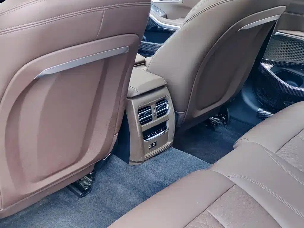2024 BMW 3 Series 325Li M Sport Package — миниатюра 9