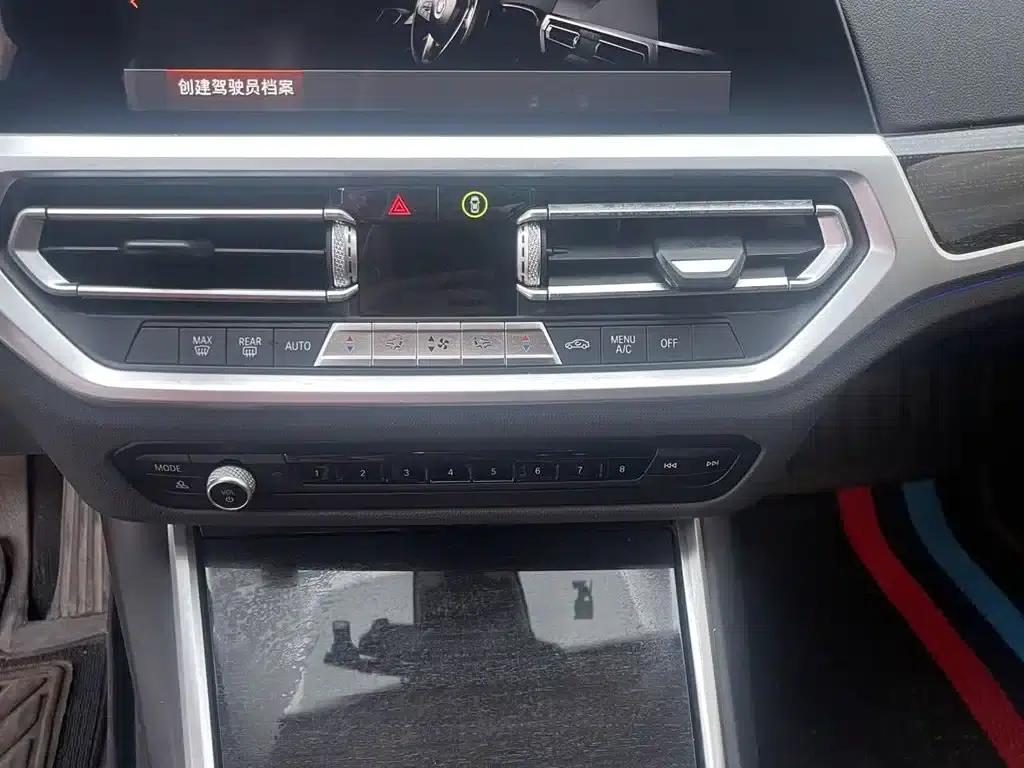 2020 BMW 3 Series 325Li M Sport Package — миниатюра 14