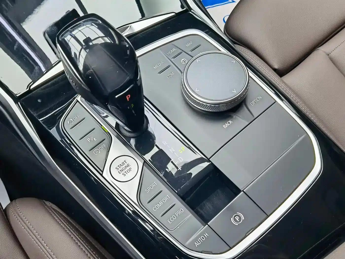 2021 BMW 3 Series 320Li M Sport Package — миниатюра 12
