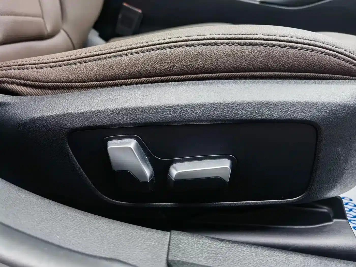 2021 BMW 3 Series 320Li M Sport Package — миниатюра 16
