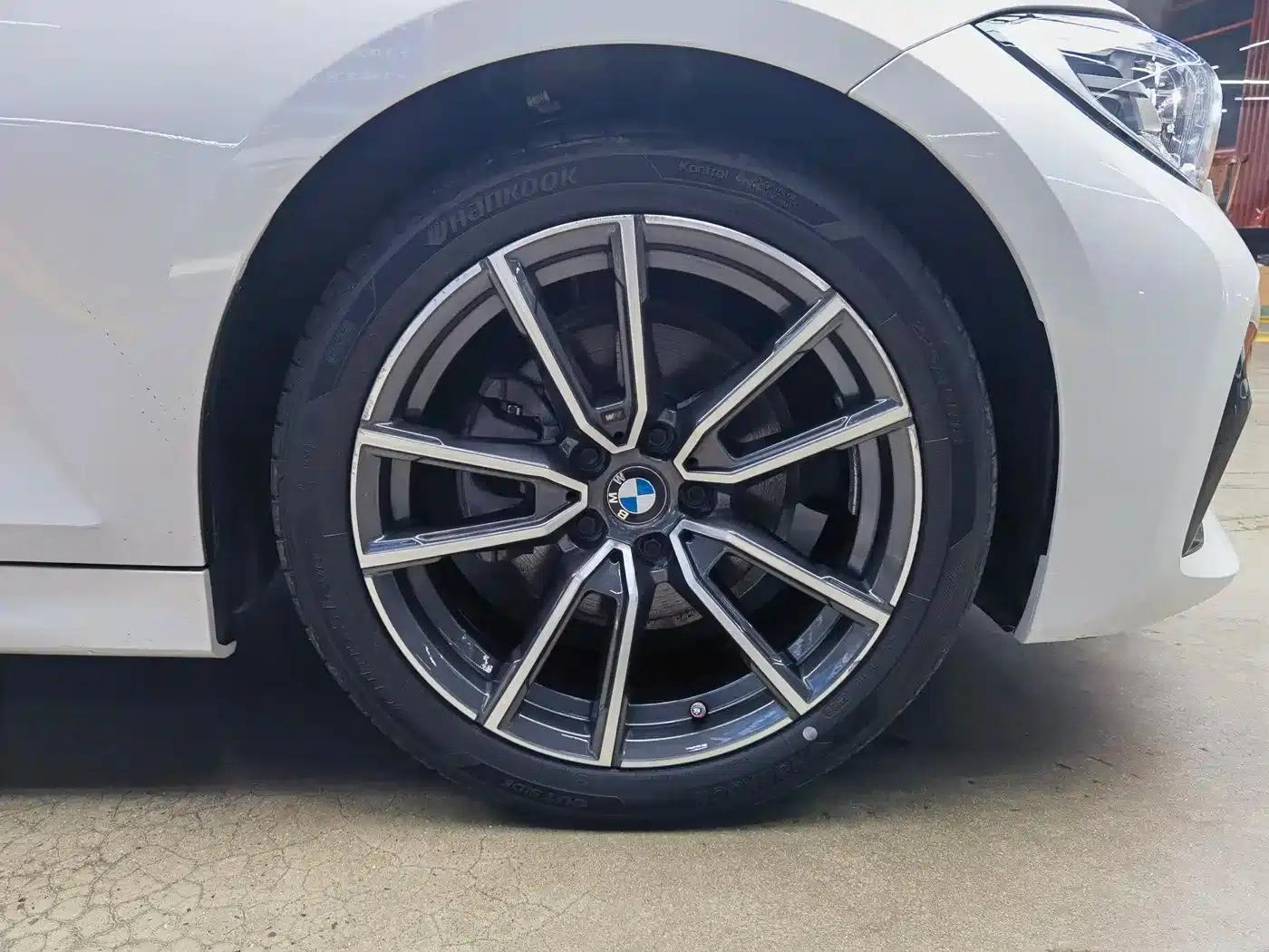2021 BMW 3 Series 320Li M Sport Package — миниатюра 18