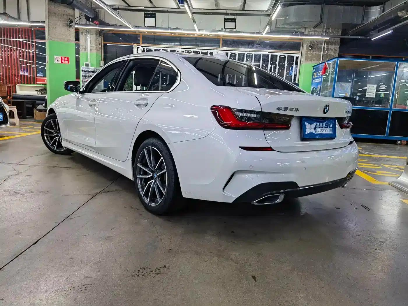 2021 BMW 3 Series 320Li M Sport Package — миниатюра 4
