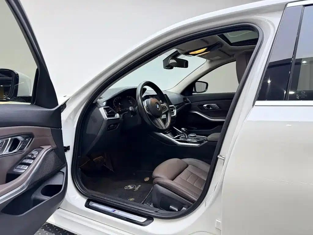 2020 BMW 3 Series 320Li M Sport Package — миниатюра 13