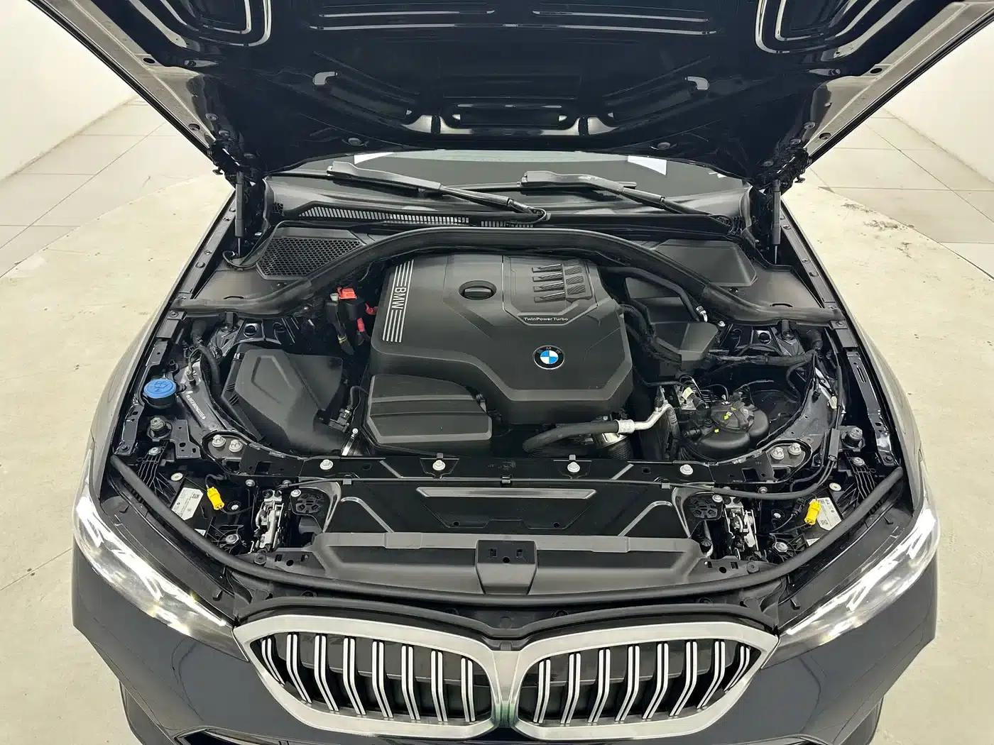 2023 BMW 3 Series 320Li M Sport Package — миниатюра 17