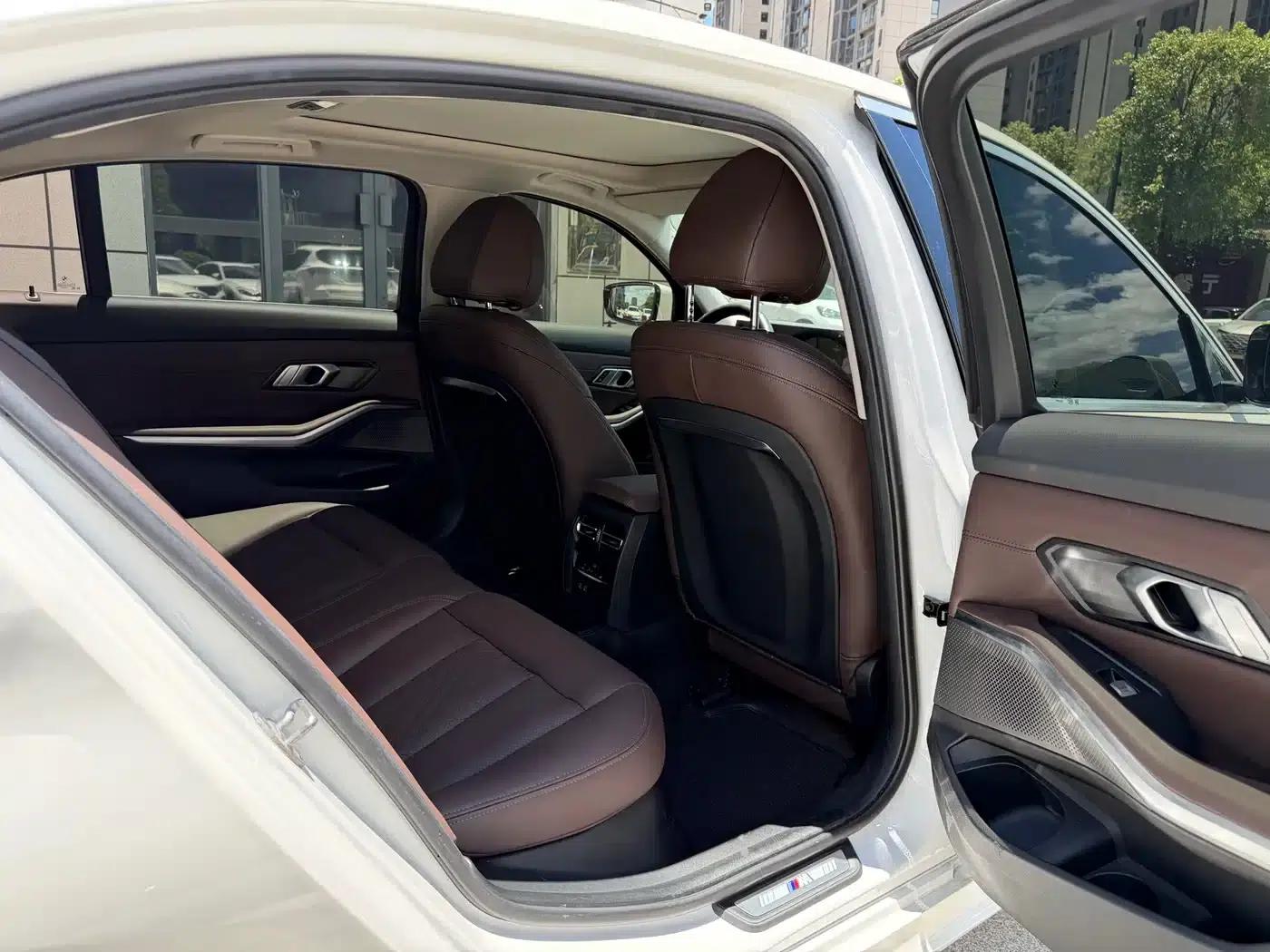 2023 BMW 3 Series 320Li M Sport Package — миниатюра 11