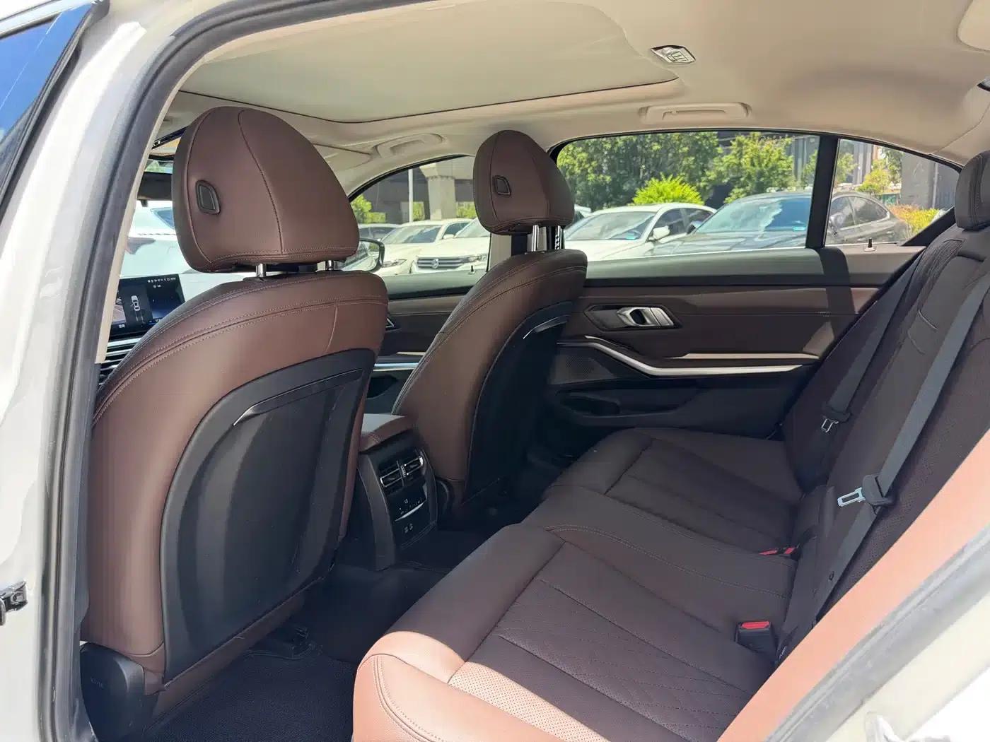 2023 BMW 3 Series 320Li M Sport Package — миниатюра 8