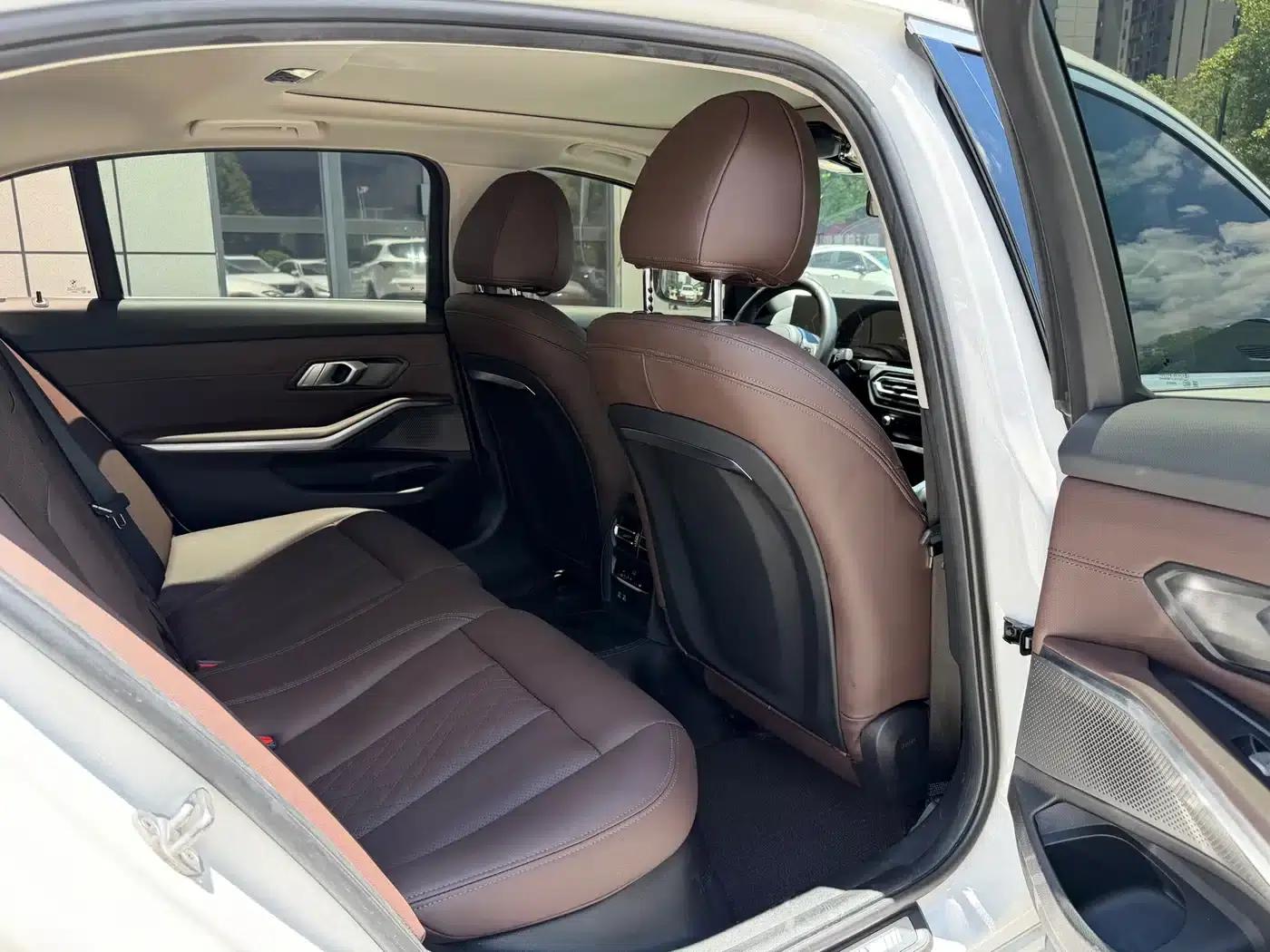 2023 BMW 3 Series 320Li M Sport Package — миниатюра 9