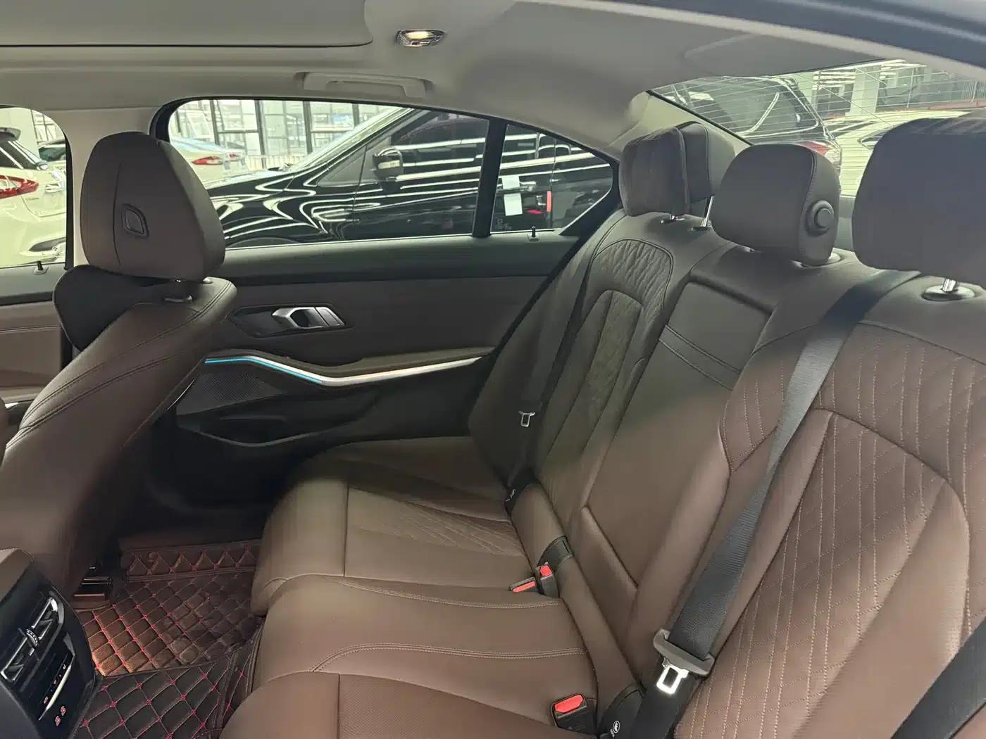 2025 BMW 3 Series 325i M Sport Package — миниатюра 6