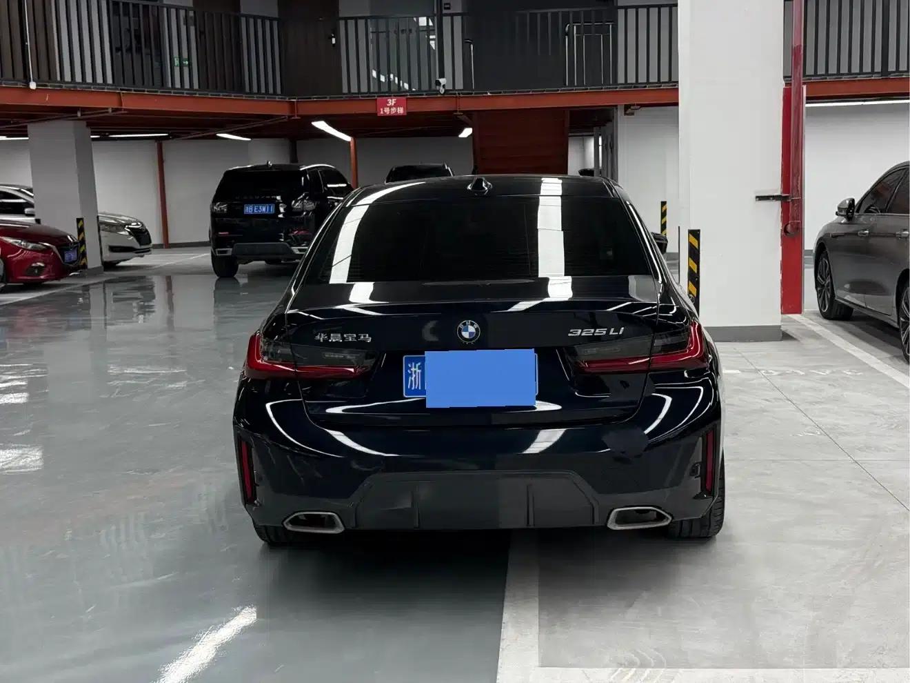 2025 BMW 3 Series 325i M Sport Package — миниатюра 8