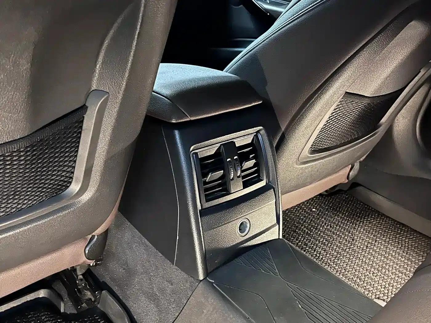 2018 BMW 3 Series 320Li Leading M Sport Package — миниатюра 16