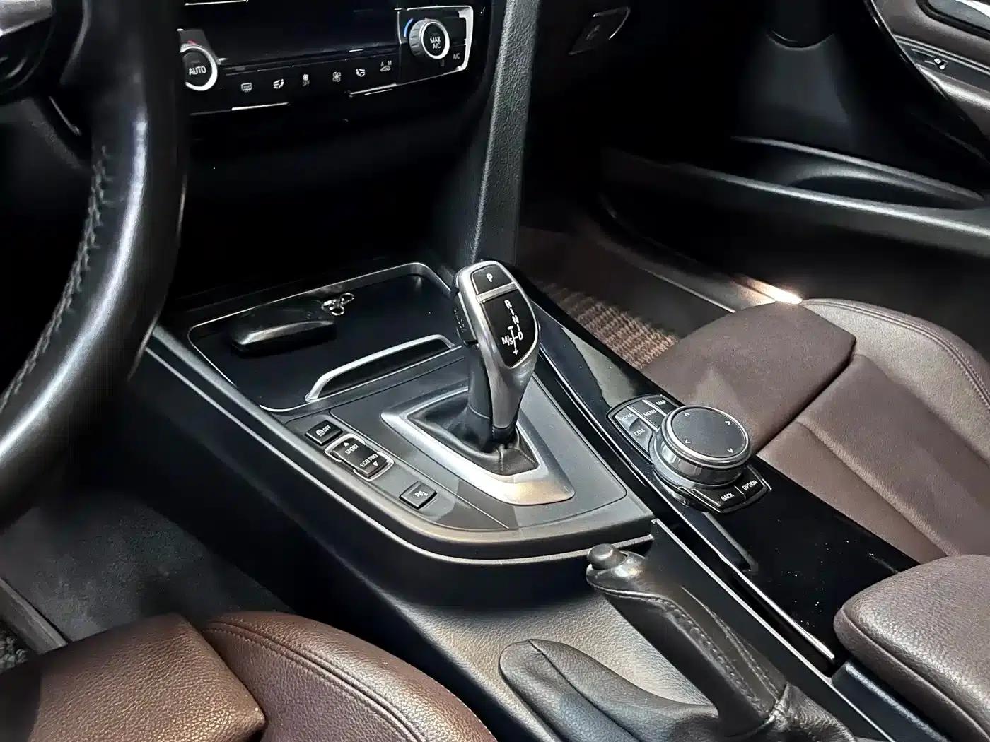 2018 BMW 3 Series 320Li Leading M Sport Package — миниатюра 7