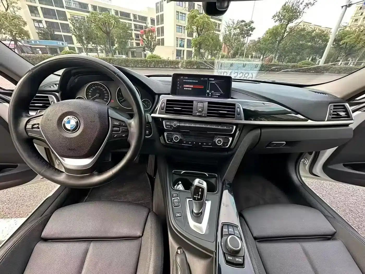 2017 BMW 3 Series 320Li Fashion Edition — миниатюра 5