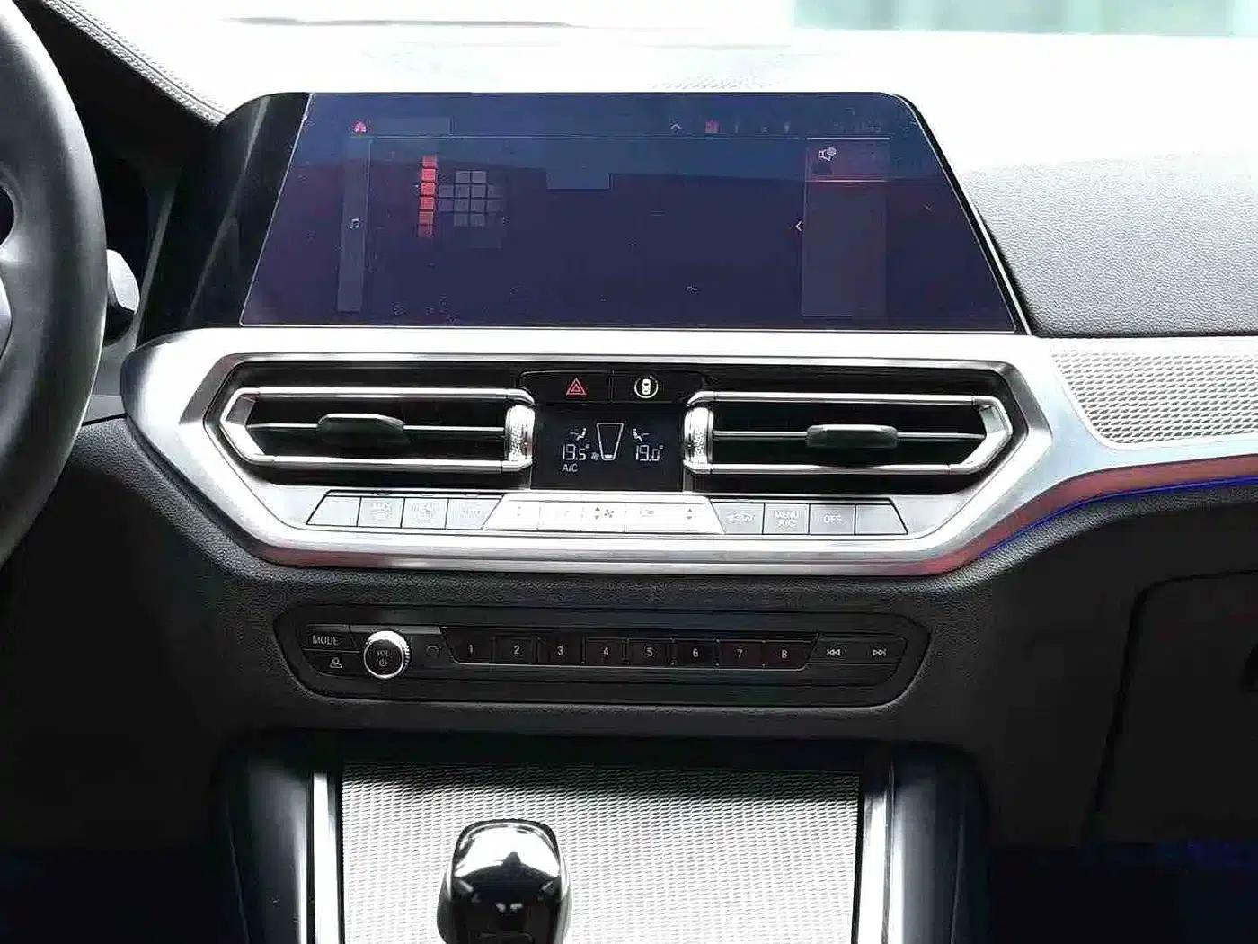 2022 BMW 3 Series 330i M Sport Shadow Edition — миниатюра 7