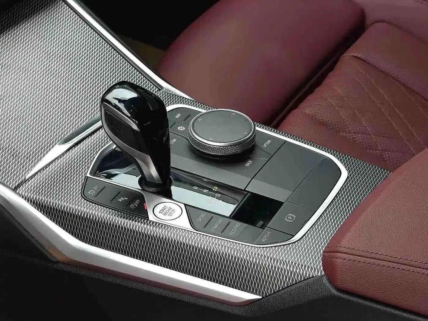 2022 BMW 3 Series 330i M Sport Shadow Edition — миниатюра 8