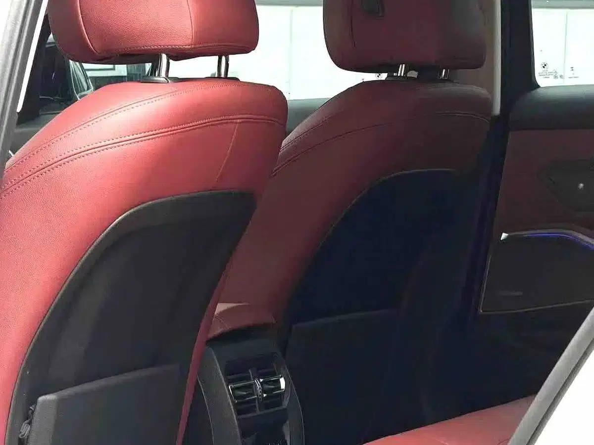 2022 BMW 3 Series 330i M Sport Shadow Edition — миниатюра 9
