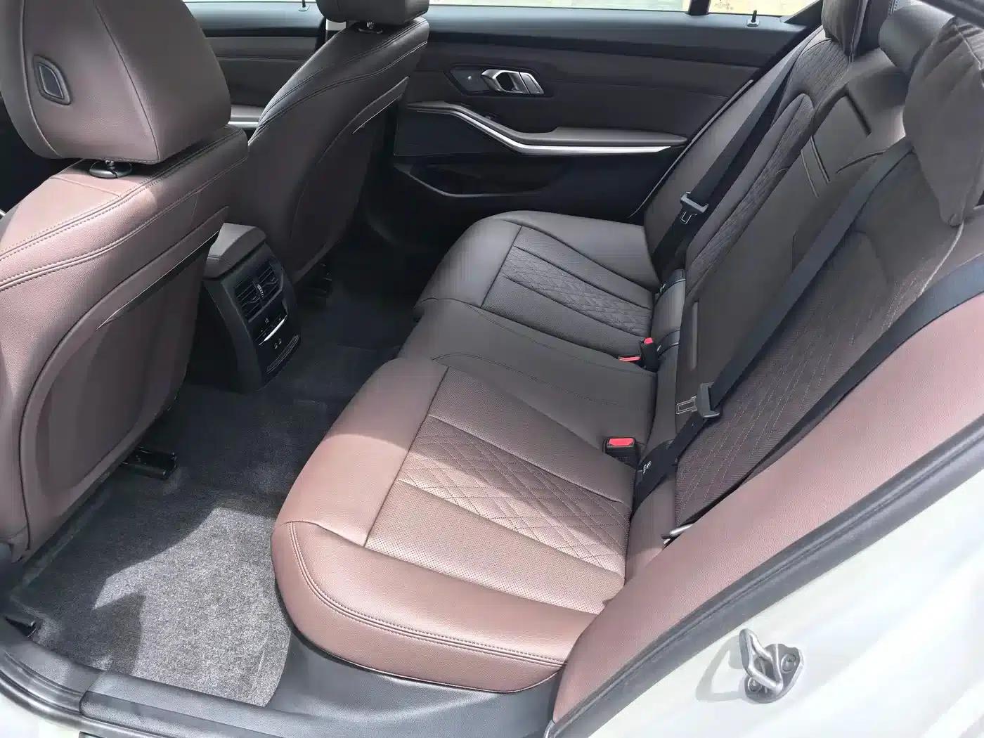 2026 BMW 3 Series 330Li M Sport Shadow Edition — миниатюра 25