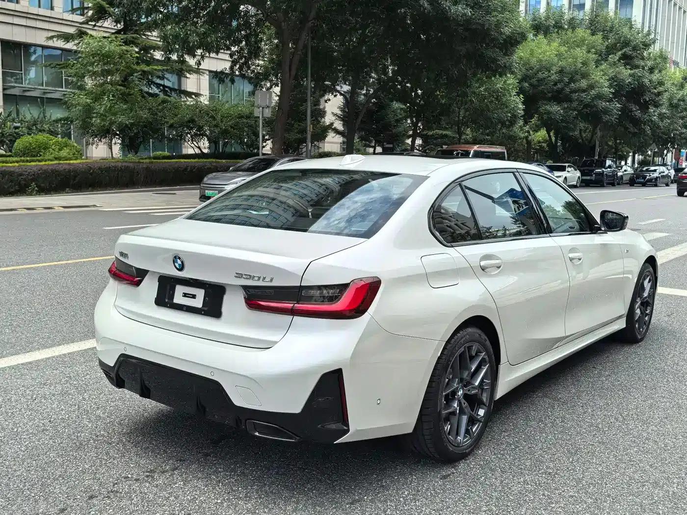 2026 BMW 3 Series 330Li M Sport Shadow Edition — миниатюра 5