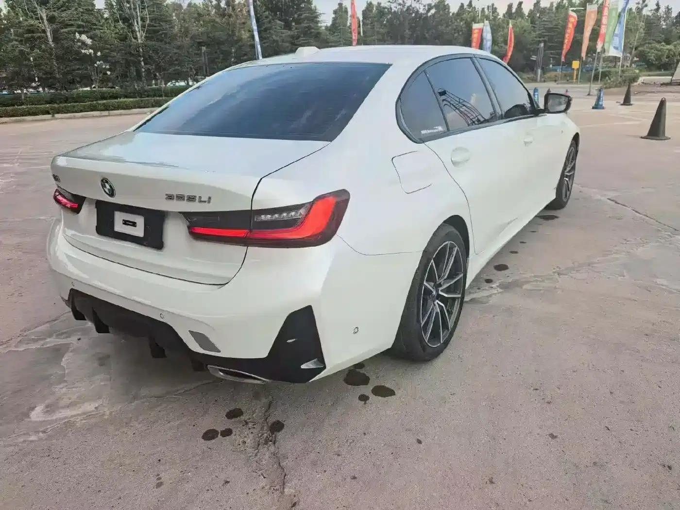 2024 BMW 3 Series 325i M Sport Shadow Edition — миниатюра 5
