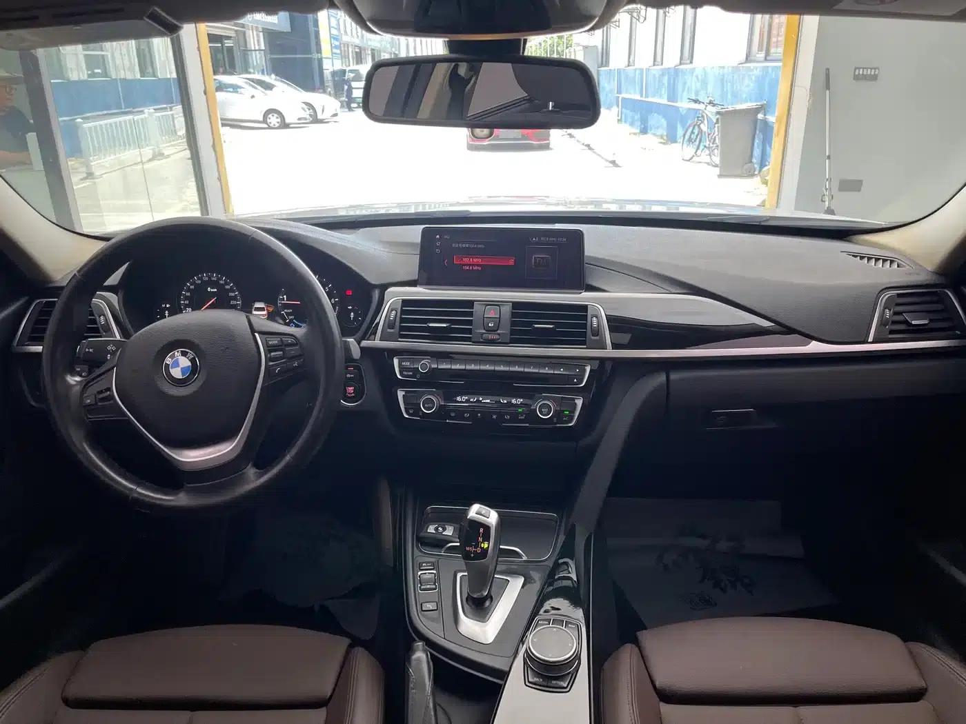 BMW 3 Series 2019 320Li Fashion Edition — миниатюра 22