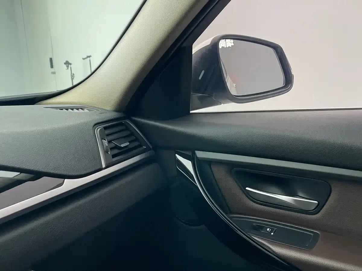 BMW 3 Series 2019 320Li Fashion Edition — миниатюра 26