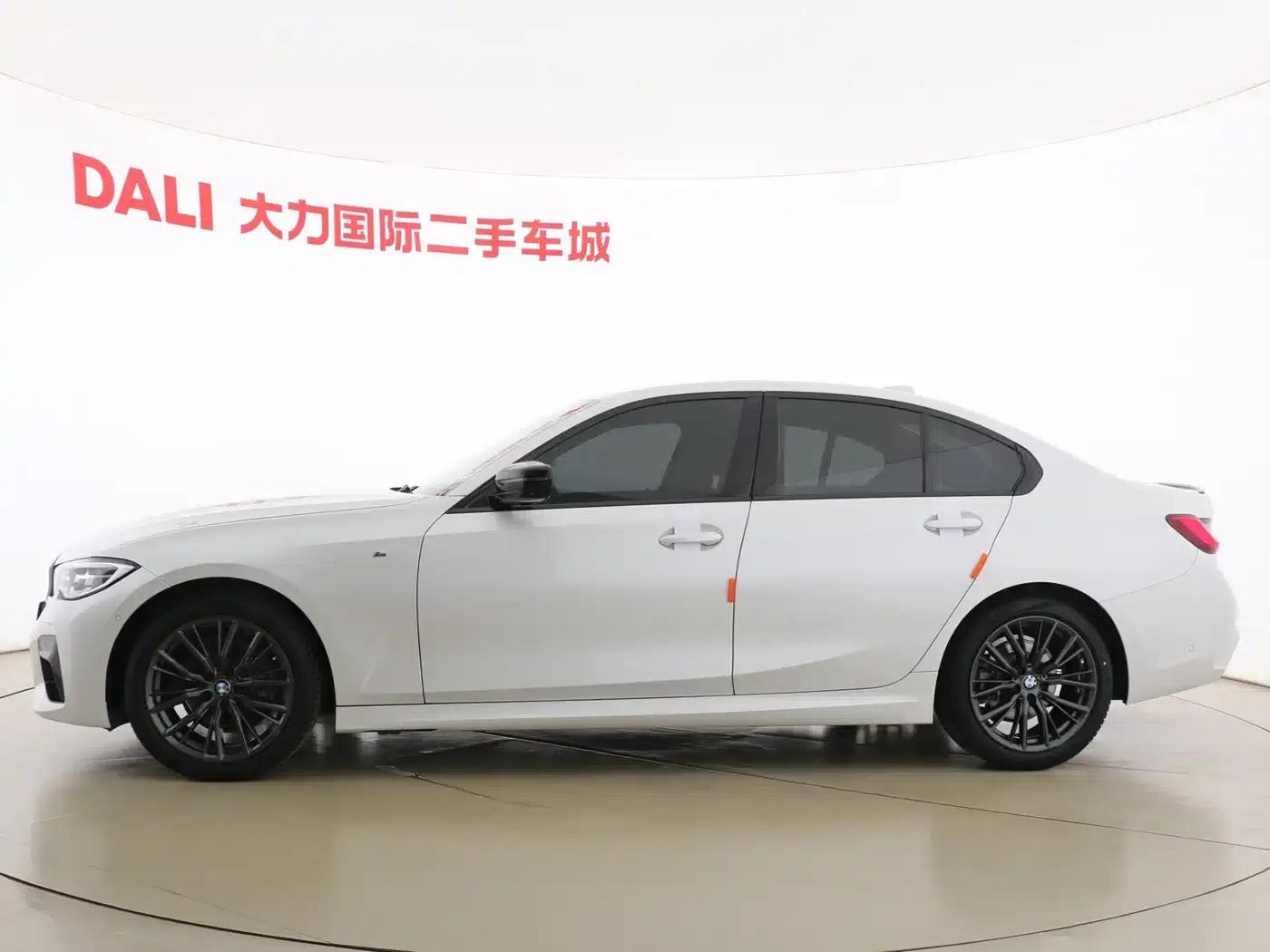 2021 BMW 3 Series 325i M Sport Shadow Edition — миниатюра 4